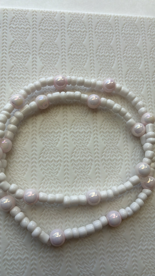 White and pink pearl bracelet