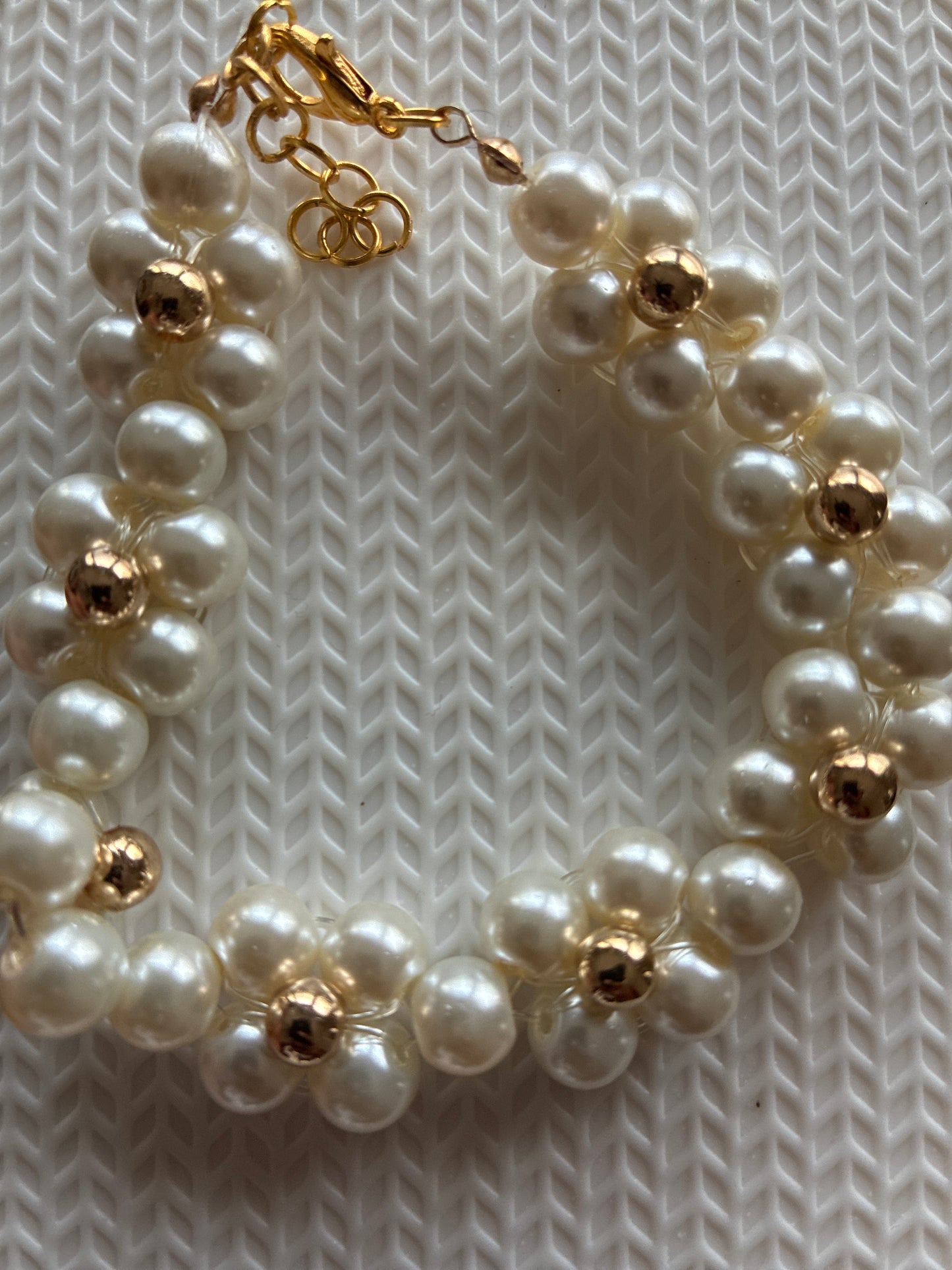 Jumbo pearl flower bracelet